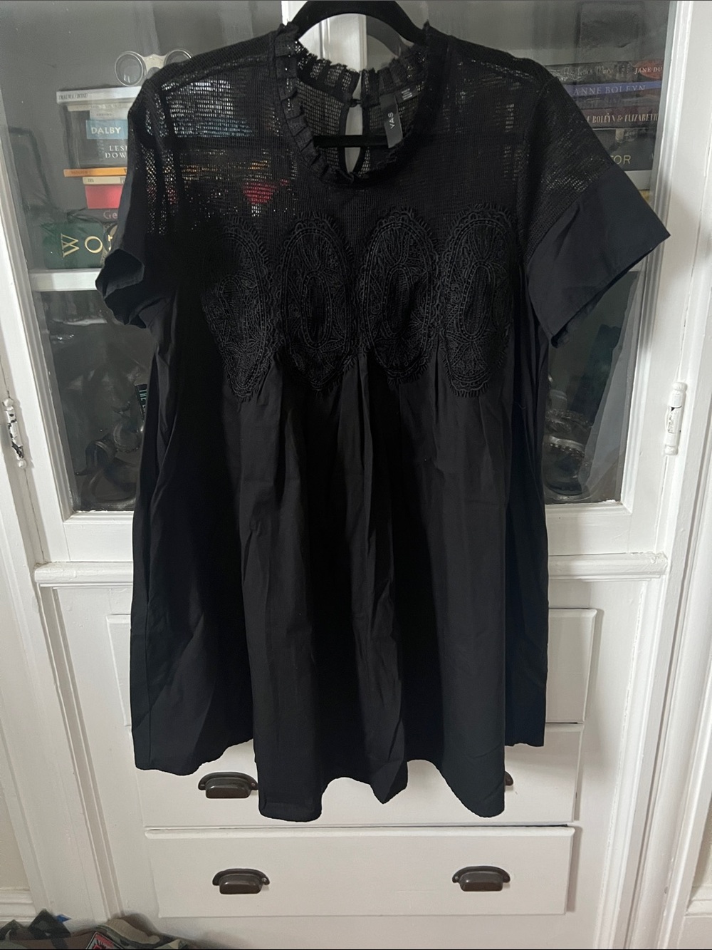 Black Short-Sleeve Embroidered babydoll Dress with pockets
